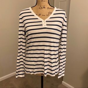 🚨Donating 8/30, if not sold🚨 Gap Henley
